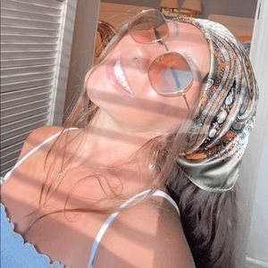 Meet your Posher, Abbie